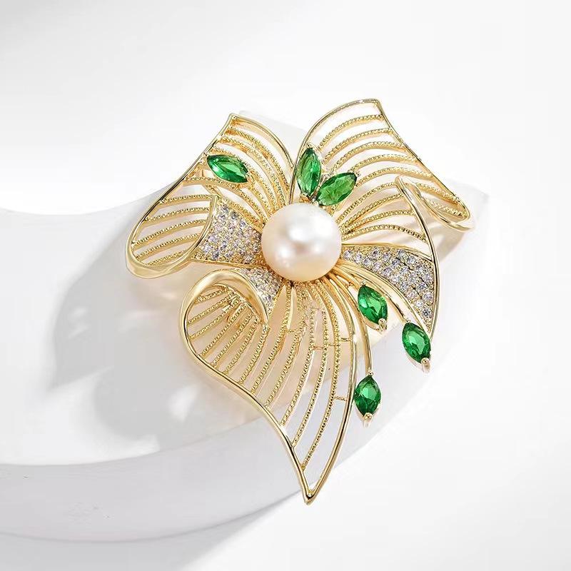 Fashion Brooch Female Highend Corsage Antilight Butterfly Brooch Highend Niche Corsage