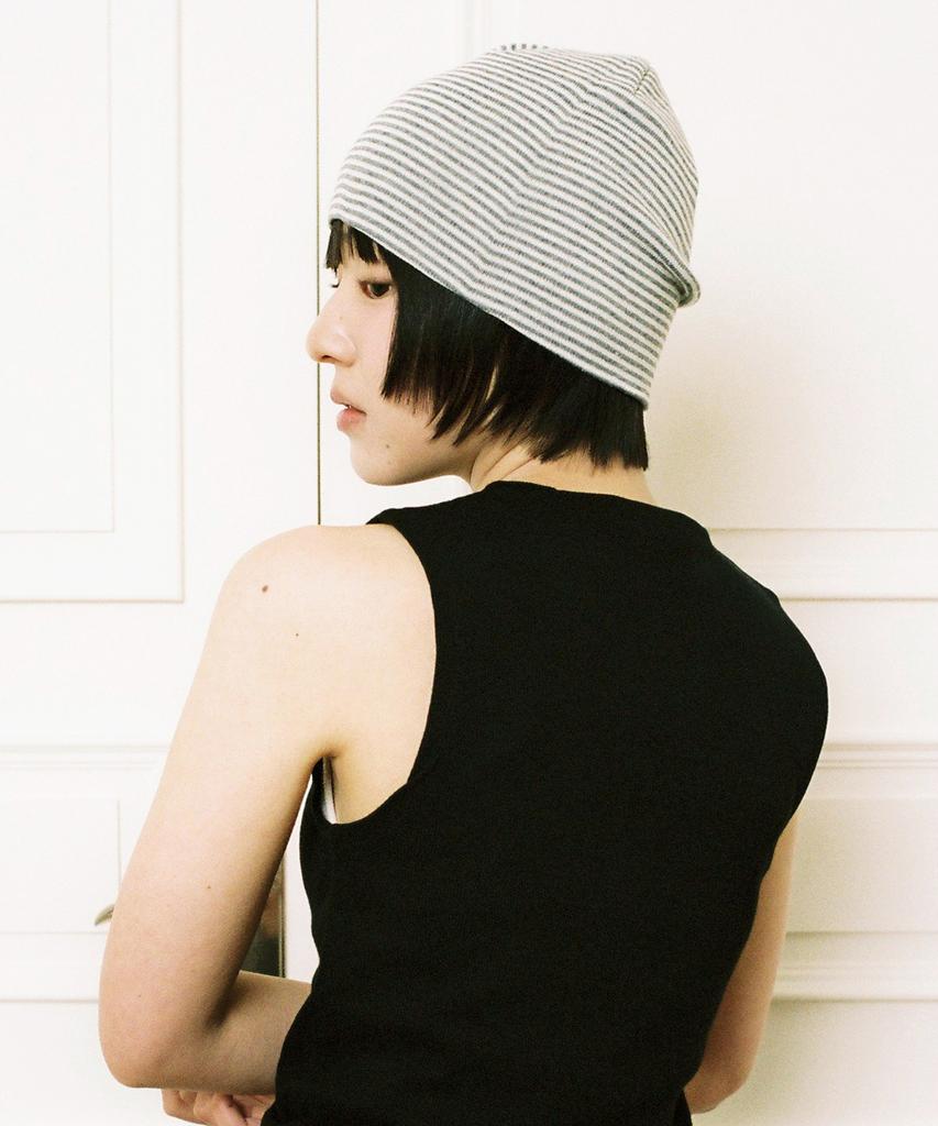 WEBHOUSE Twister Star Stripe Short Beanie - Gray/White