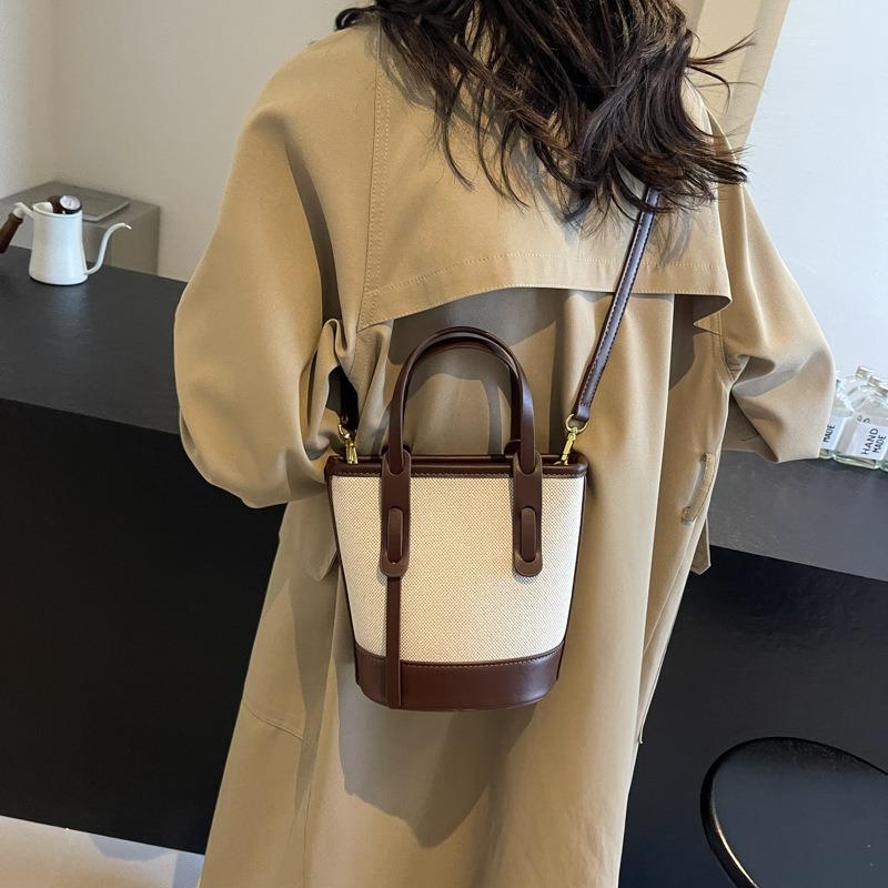 Hand Carrying Retro Fashion Bag Women's Summer New Casual Versatile Bucket Bag Texture Trendy Contrasting Color Messenger Bag