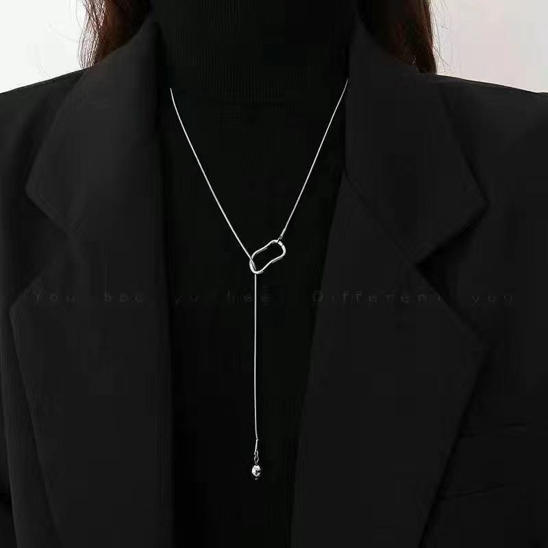 Autumn and winter sweater chain set trendy niche high-end design sense versatile necklace light luxury temperament celebrity sweater chain