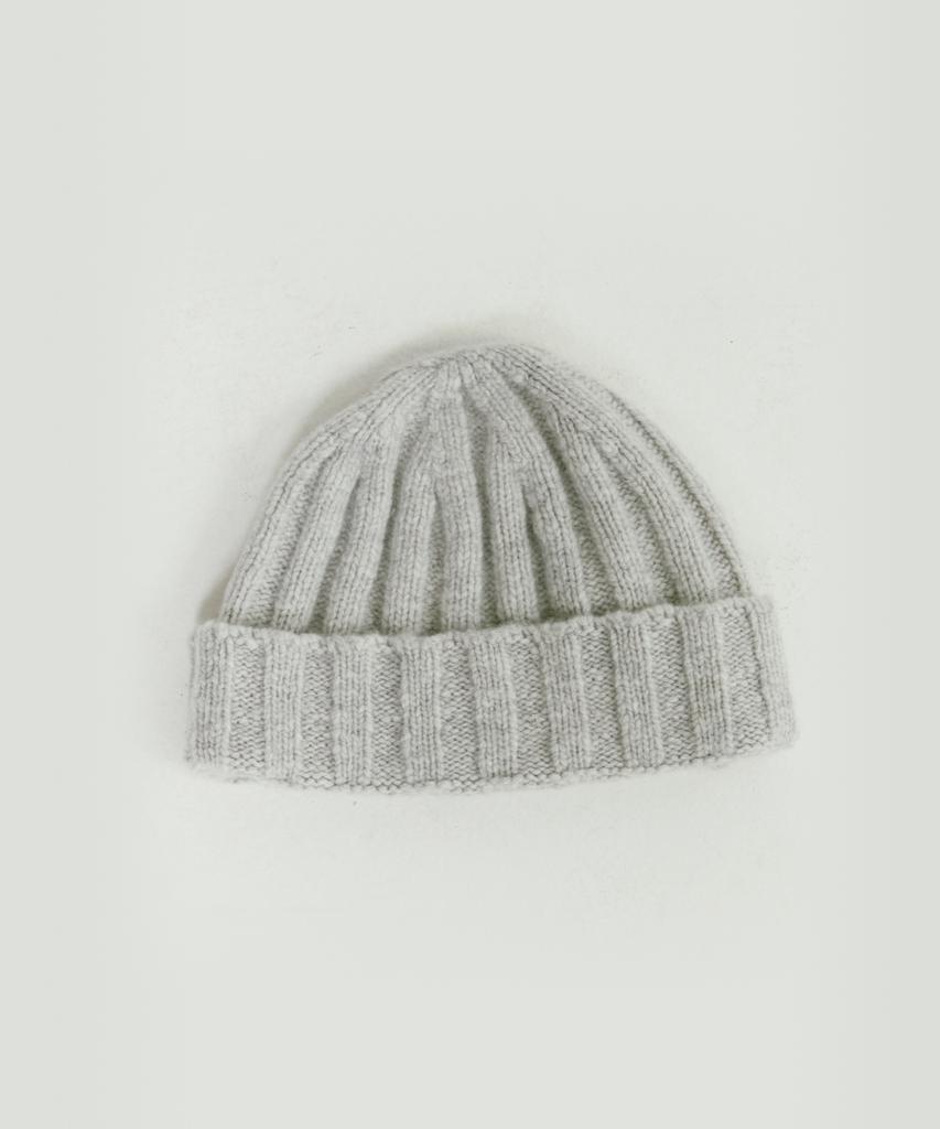 LEI AVERY Merino Wool Ribbed Beanie (Grey)
