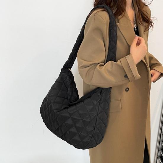 Cloud Lattice Shoulder Bag Zippered Solid Color Crossbody Bag Quilted Casual Tote Bag for Street Travel Office Party