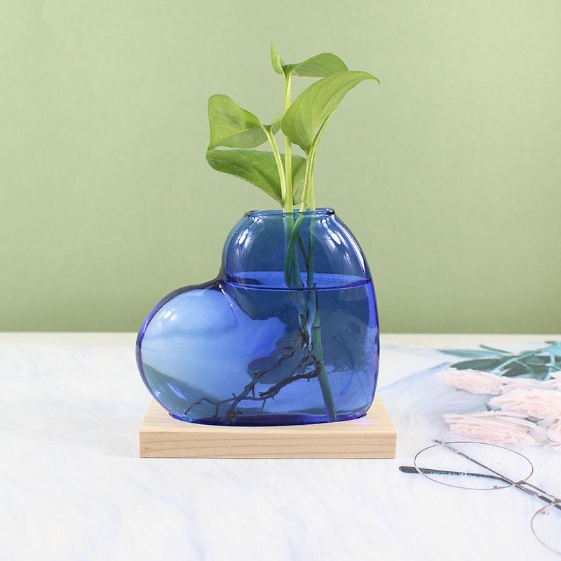 Creative Multi-color Heart Glass Hydroponic Vase—Desktop Flower Ornament for Living Room Decoration.
