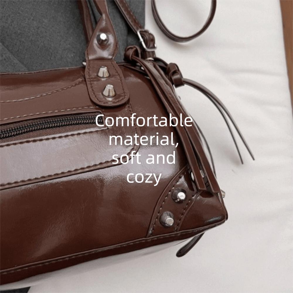 Vintage Rivets Pillow Bag Large Capacity Zipper Single Shoulder Bag Top Handle Patent Leather Crossbody Women's Bag Women