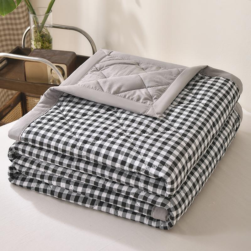Skin-friendly Air-conditioning Quilt Single Double Summer Cool Quilt Spring and Autumn Thin Quilt