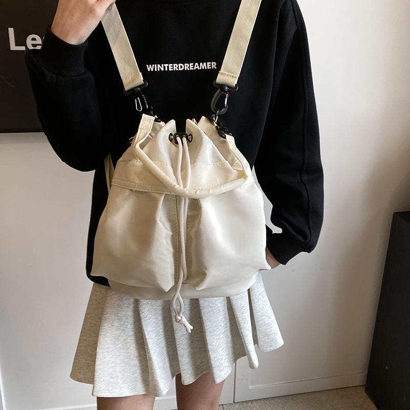 Beliebter kleiner Rucksack Damen 2025 neue Mode vielseitig große Kapazität Nylon Schulter Eimer Tasche Mädchen Umhängetasche