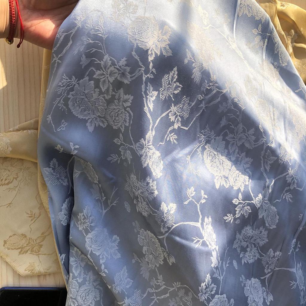 Dunhuang Seide Jacquard Zweifarbiger Imitations-Cheongsam Hanfu Stoff