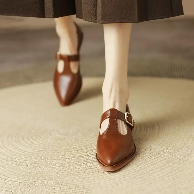 Fashion Vintage Belt Buckle Pointed Single Shoes for Women Spring New Soft Leather British Small Leather Shoes Thick Mid-heel Leisure