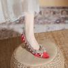 Prachtige bruids trouwschoenen niche high-end gevoel parel retro rood hoge hakken dames lente 2025 nieuwe modellen