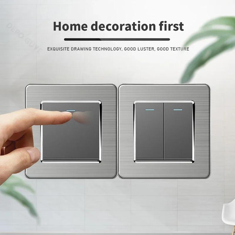 Universal-Wandlichtschalter, gebürstetes Edelstahl-Panel, UK Typ-C 18W Schnellladebuchse 220V Doppel-USB-Steckdose