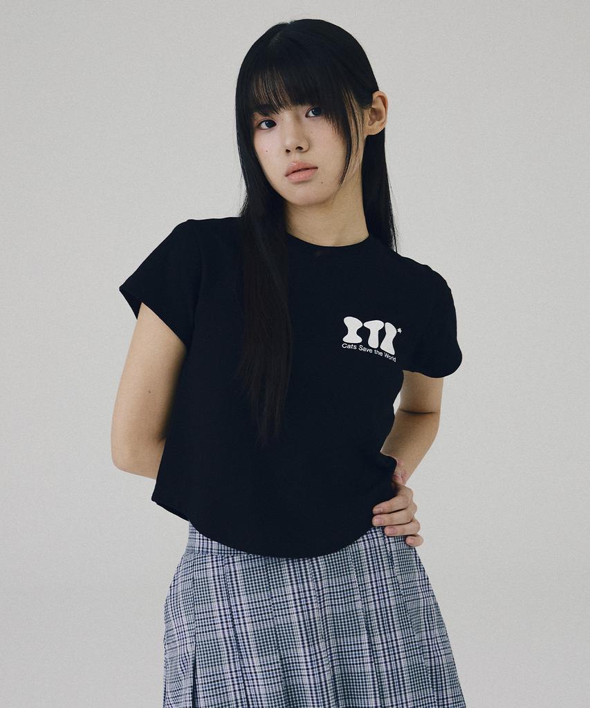 Isjabaibeu Itz Mini Logo Crop T Shirt - Black
