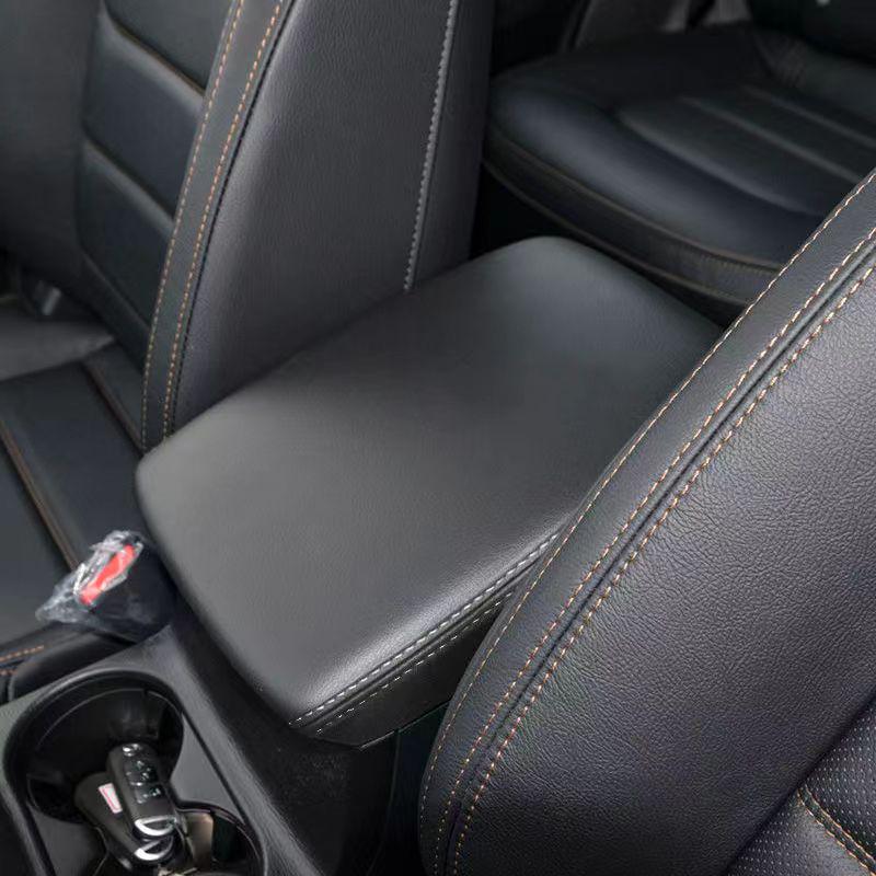 כיסוי עור למשענת יד מאזדה CX-5 (2012-2020)