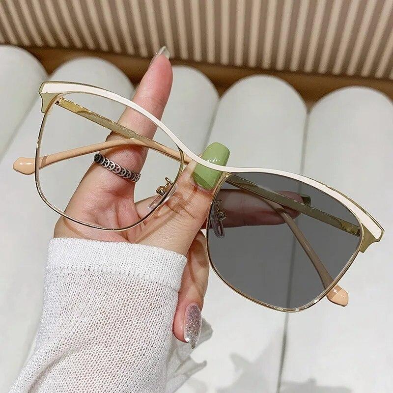 Fashion Metal Square Frame Photochromic Anti-Blue Light Glasses Retro Classic Sunglasses Vintage Men Women Outdoor Eyeglasses