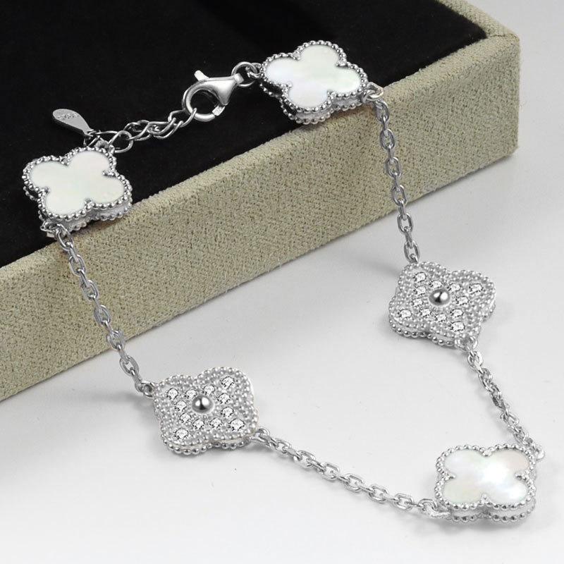 Dames Armband met Klavertje Vier – 18K Verguld met Dubbelzijdige Parelmoer, Elegant Hoogwaardig Accessoire, Chic en Geluksontwerp.