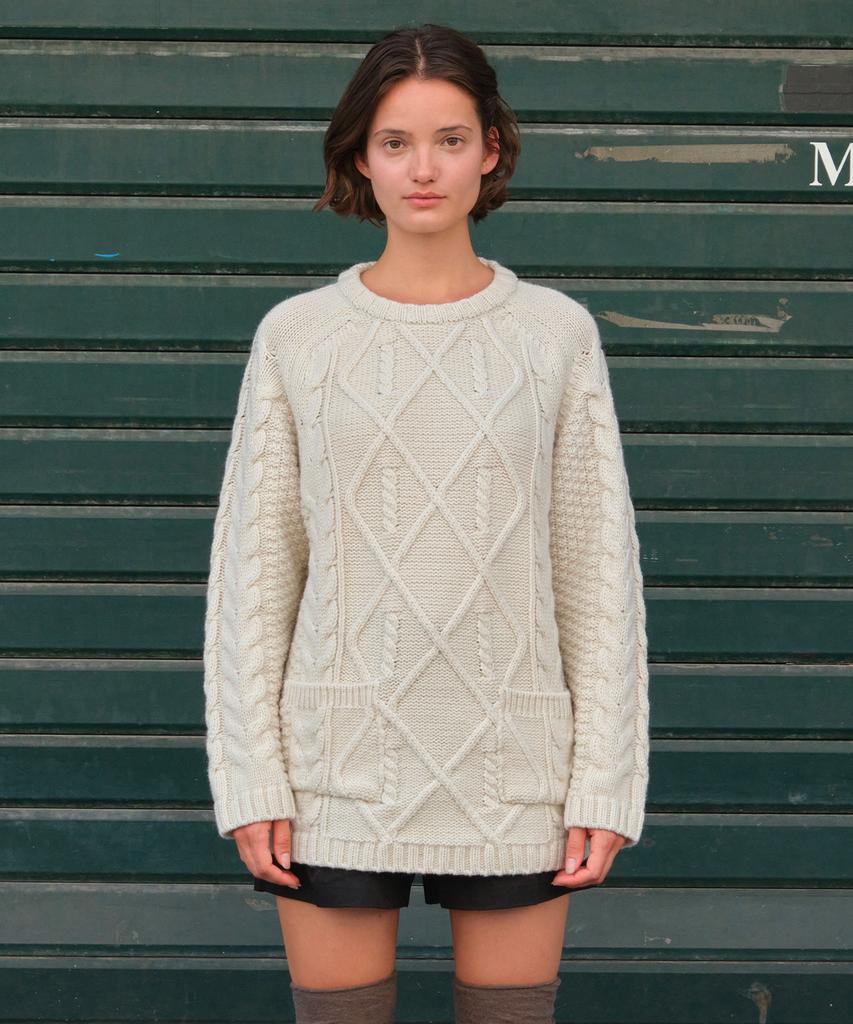 Sseomweeobeoteo Posy Cable Wool Knit - Ivory