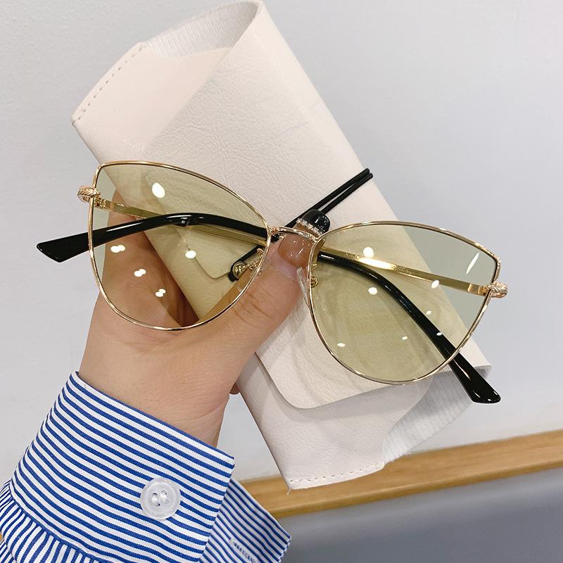 Kammpt Vintage Cat Eye Frame Sunglasses Women  Luxury Brand Designer Fashion Female Eyewear Retro Trendy Sun Shades For Lady