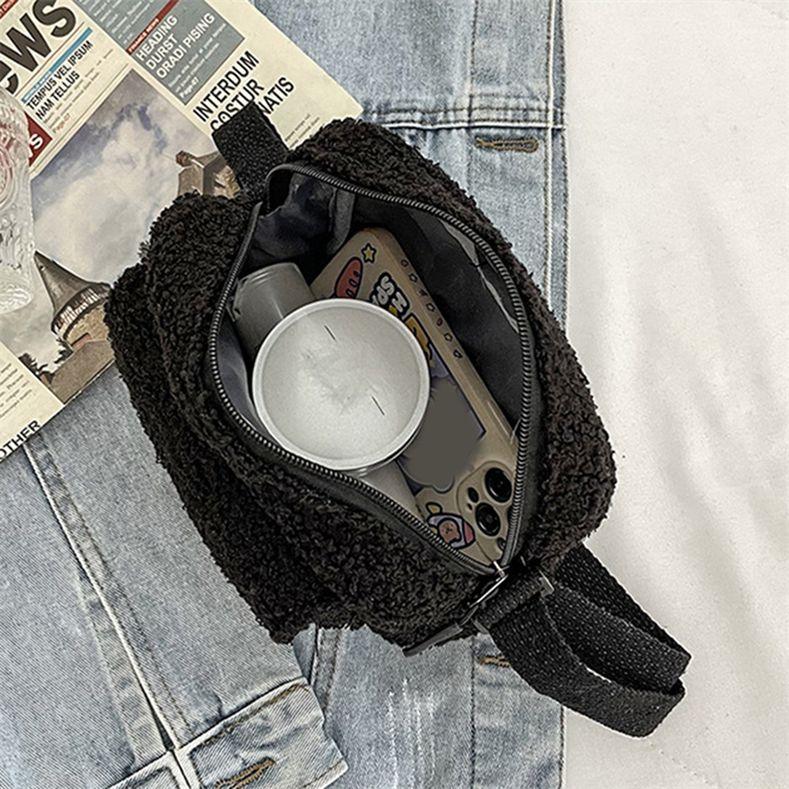 Borsa a tracolla da donna semplice e alla moda per l'inverno Borsa in lana d'agnello ARI