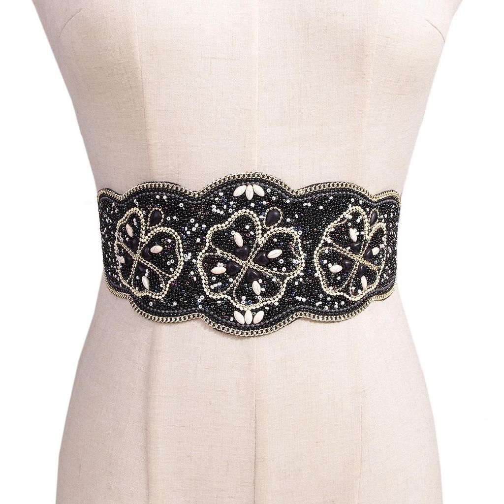 Handgemachter elastischer Taillengürtel mit Perlen und Muschelakzenten im Boho-Stil