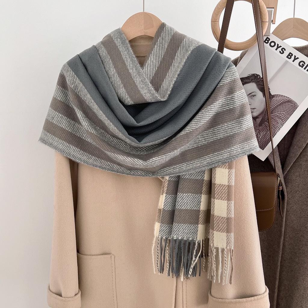 Popular couple black and white plaid scarf women's winter versatile imitation cashmere plaid scarf thickened to keep warm, windproof and cold