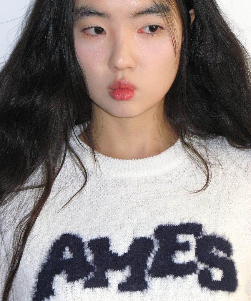 AMES-WORLDWIDE Hairy Logo Short Sleeve Knit Ivory