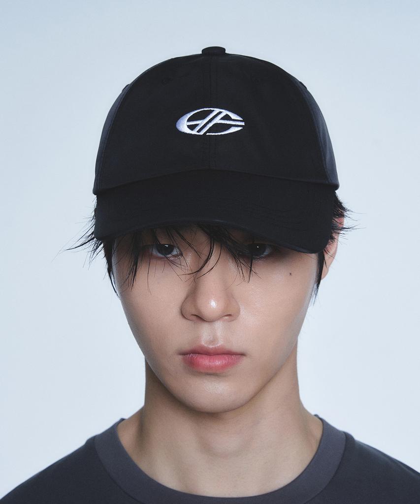 Hyeonpiteu Essential White Logo Cap