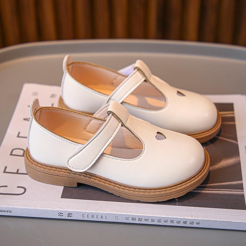 Kinder Lederschuhe für die Schule Schwarze Uniformen für Mädchen Halbschuhe Vielseitige Liebe Aushöhlen Jungen Einfache Britische Wind Kinderschuhe
