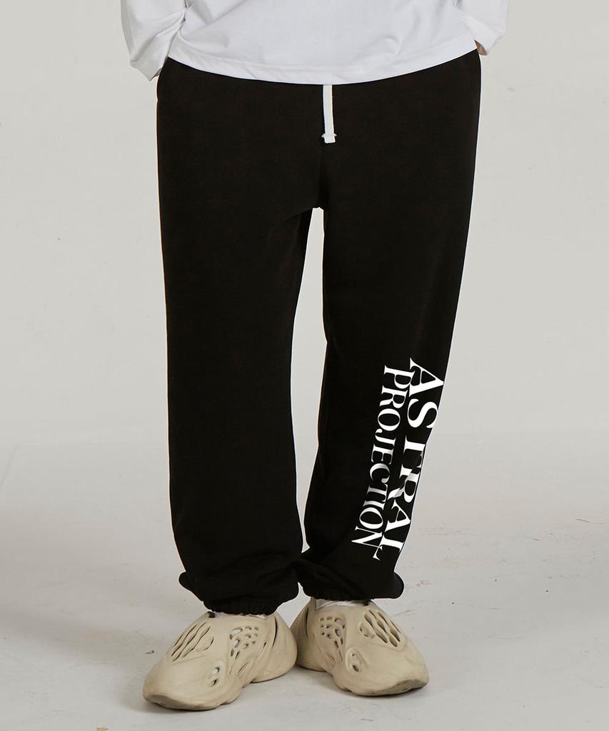 ASTRAL PROJECTION Lettering Logo Comfortable Training Sweat Jogger Pants_Black