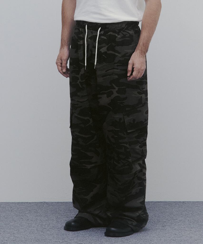 ANDAGAIN Cotton Wide Camo Cargo Pants (Brown)