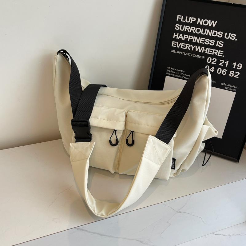 Temperament anti-splashing nylon cloth bag large capacity leisure commuting light dumpling bag sweet wind tooling, shoulder bag