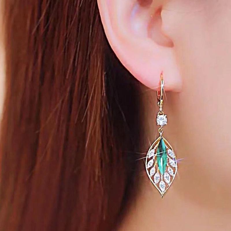 Green Earrings with Fashion and Temperament Women's Wedding Engagement Jewelry Gifts CLE