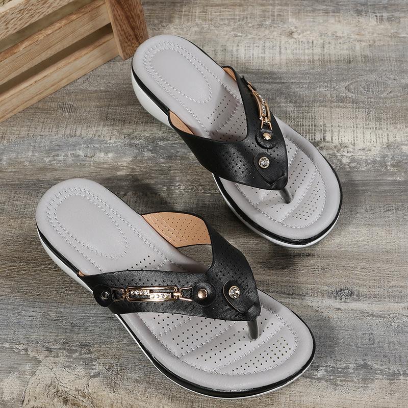Nieuwe metalen gesp strandzandalen dames zomer sleehak mode casual dameszandalen
