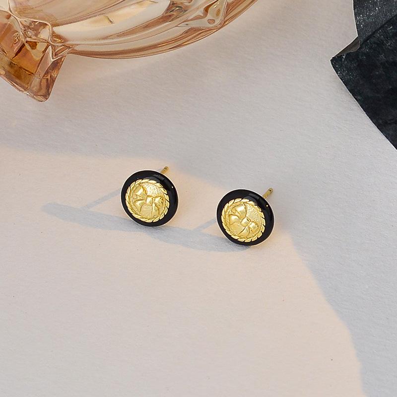 Exquisite Niche Design, Bow Earrings, Buttons, Small Fragrance Style Earrings, Elegant Women's Temperament