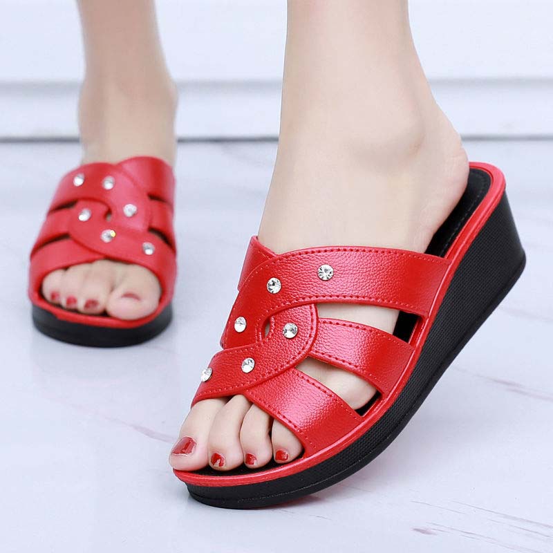 Bestellen Sie eine Nummer größer Damen-Hausschuhe mit hohen Absätzen, Sommer-Oberbekleidung, dicke Sohle, rutschfeste Hausschuhe, Mutter-Sommerschuhe, weiche Sohle, coole Strass-Sandalen