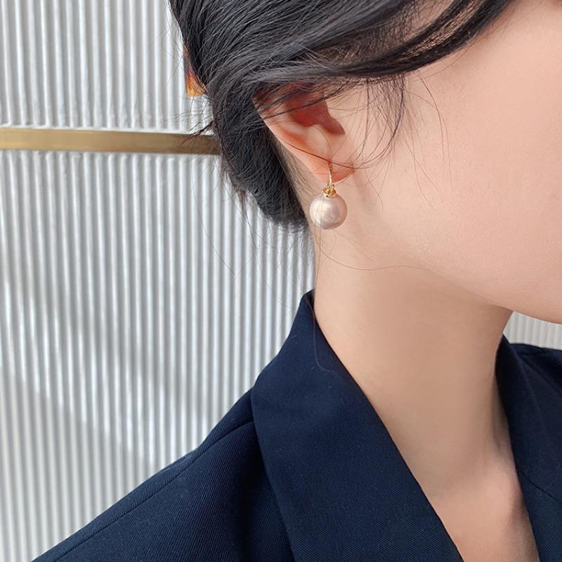 Fashion New Light Luxury Simple Classic Imitation Pearl Drop Earrings for Women Birthday Gift Jewelry Stud Earrings
