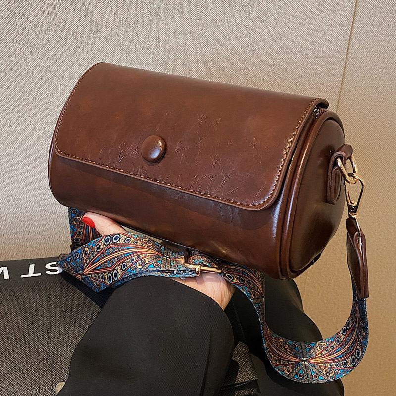 Vintage Women Shoulder Bag Versatile Crossbody Bag for Women Designer Bags Cylindrical Bag Purse and Handbags Sac