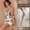 Sexy čcheng-pao svádí kouzlem tušové malby, čcheng-pao s vysokým rozparkem sex uniforma, odhalená hruď, čistá touha sex žena