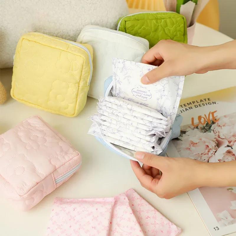 Small Makeup Zipper Bags Korean Mini Cute Square Cosmetic Bag Women Portable Earphones Lipstick Sanitary Napkins Storage Pouch