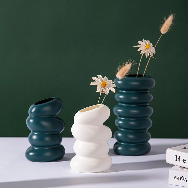 Nordic Flower Bottle Decorative Plastic Vase For Plants Aesthetic Flower Bottle Desktop Ornament Living Room Decoration
