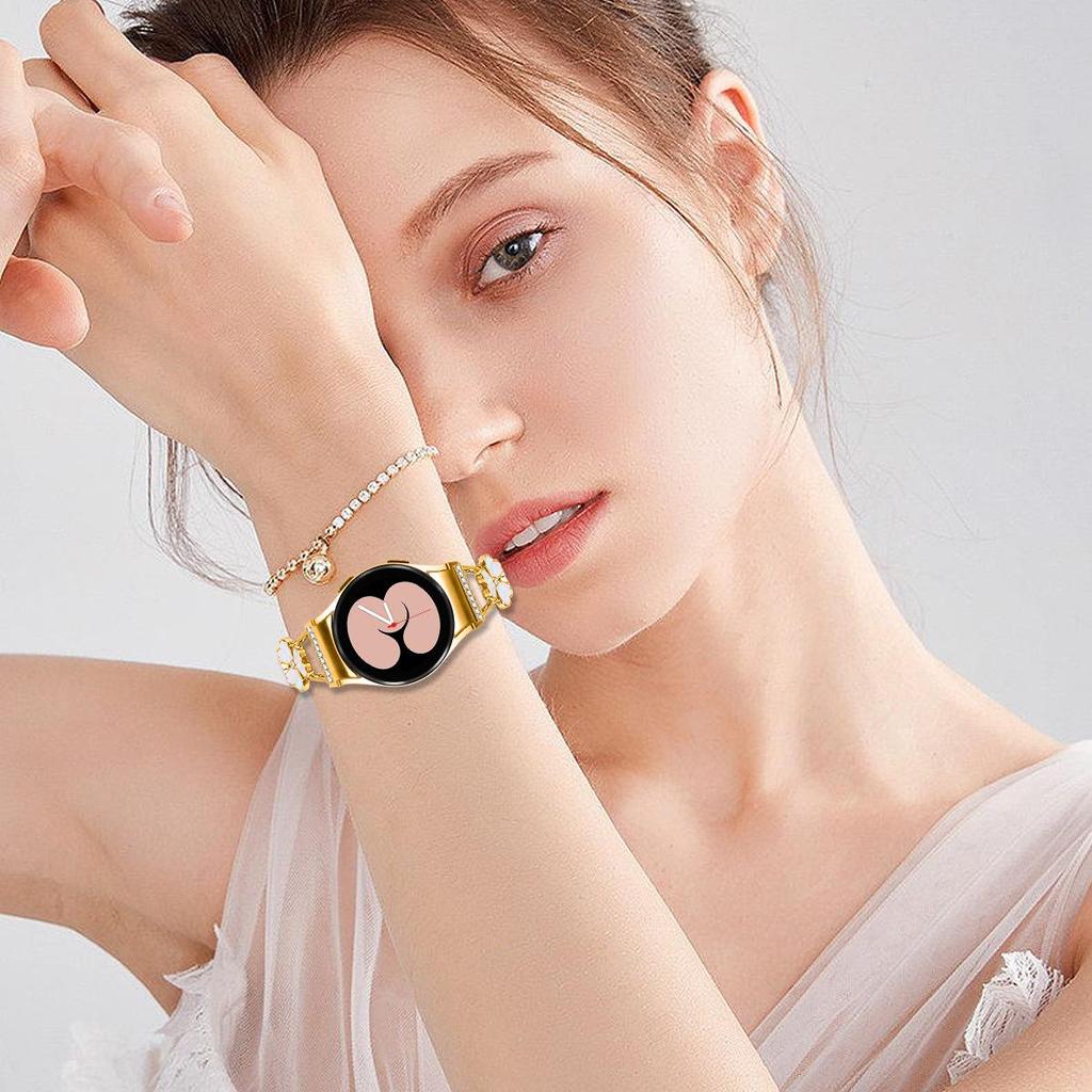 Bezšvový kovový náramok Srdce a ďatelina pre Samsung Watch 6 Classic/7