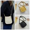 Weiße kleine quadratische Tasche, Umhängetasche aus PU-Leder, schlichte Schultertasche, Reisetasche