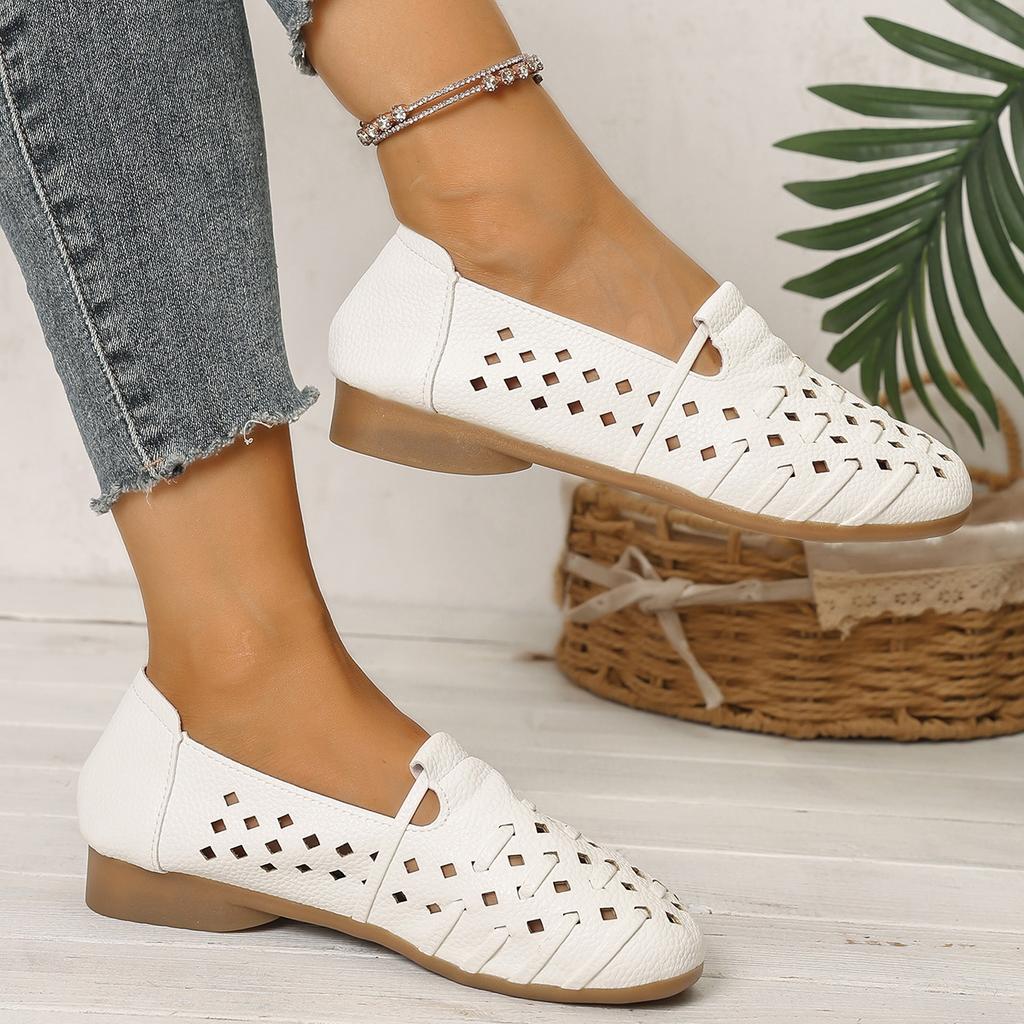 Fashion Summer Women Flat Sandals Outdoor Soft Bottom Flat Comfortable Sneakers Women Shallow Fashion Hollow Out Casual Shoes Ladies