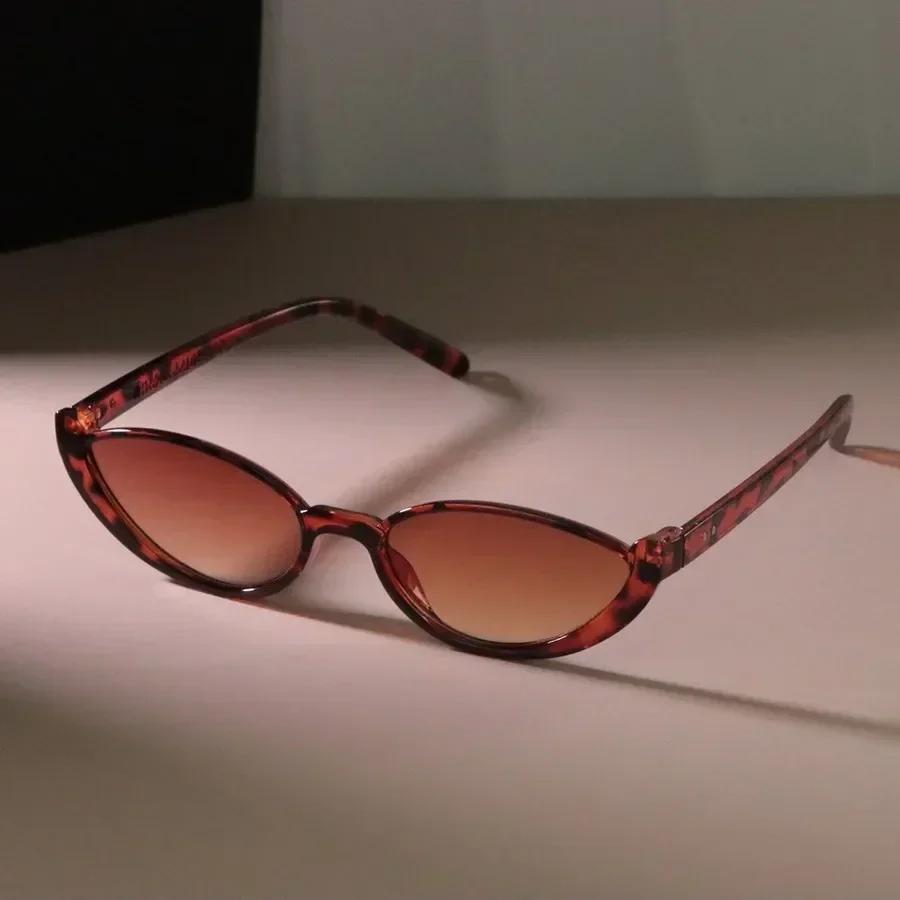 High Quality Casual Retro Cat Eye Sunglasses Women Men Vintage Square Female Male Glasses Compact Frame Fashion Oculos