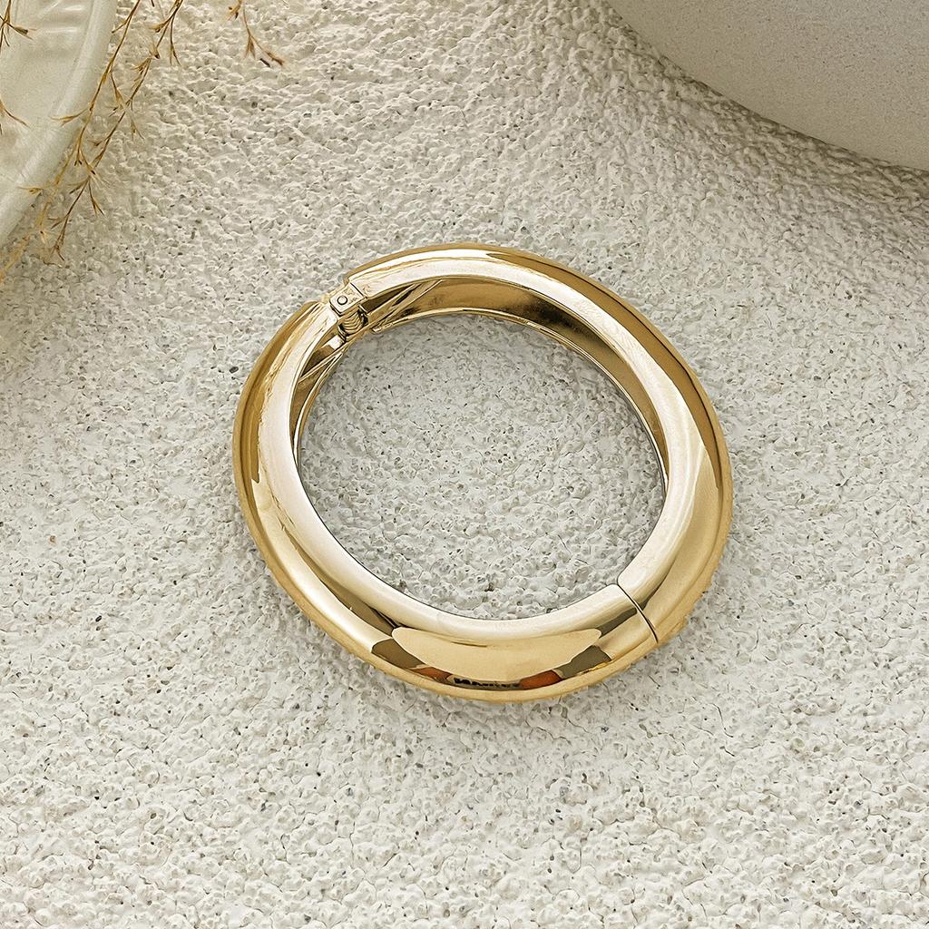 Exaggerated Metal Texture Cut Face Wide Bracelet Bracelet Design Sense Geometric Irregular Bracelet Female