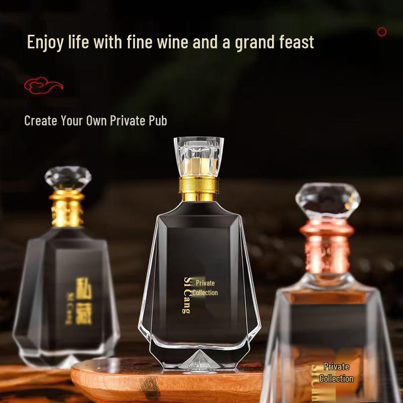 Elegant 500ml Glass Baijiu Bottle - Transparent, Crystal White, Ideal for Private Wine Collection.