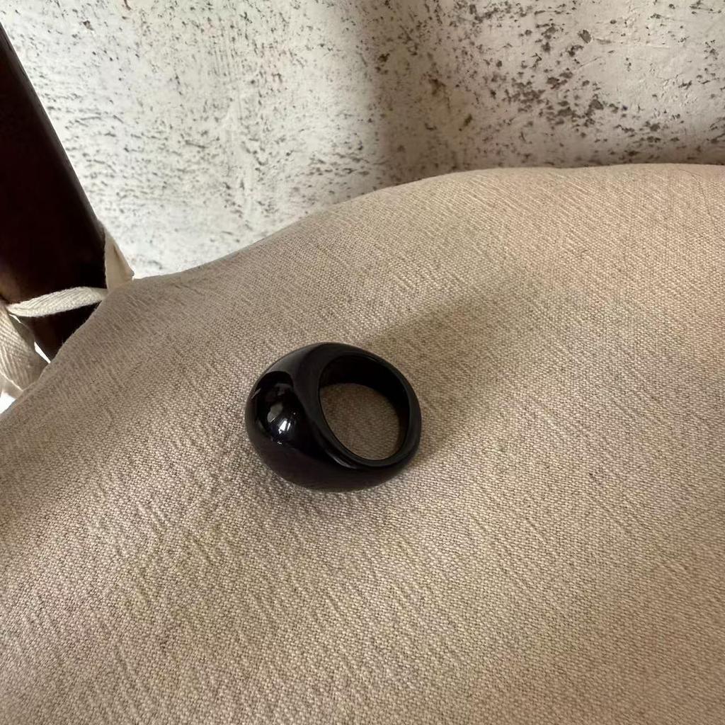 Korean Blogger Style Oval Resin Signet Ring - Women's Fashion Versatile Ring