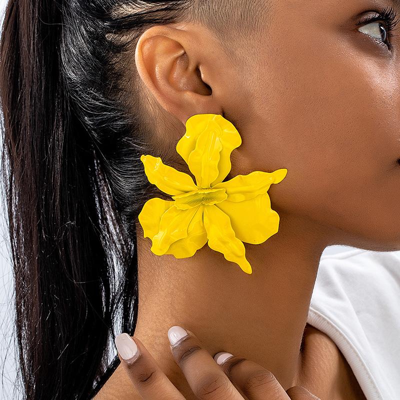 1 Pc Pleated Irregular Flower Earrings For Women Retro Elegant Fashion Temperament Ear Accessories Fashion Party Jewelry