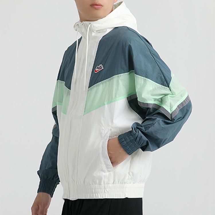 Nike Αθλητικά Ρούχα Windrunner+ Μπουφάν με Κουκούλα και Ανακλαστικές Λεπτομέρειες Ανδρικά Μπουφάν Sail-White CZ0782-133