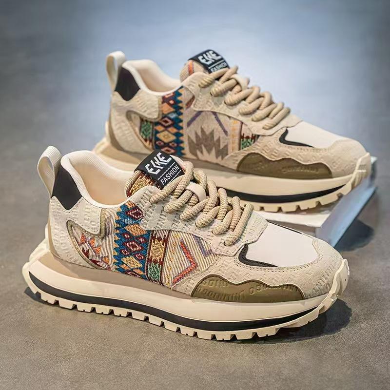 Frühling neue personalisierte vielseitige klassische Herrenschuhe Schuhe Stickerei Druck ethnischer Stil Forrest Gump bequeme Board-Schuhe Herren