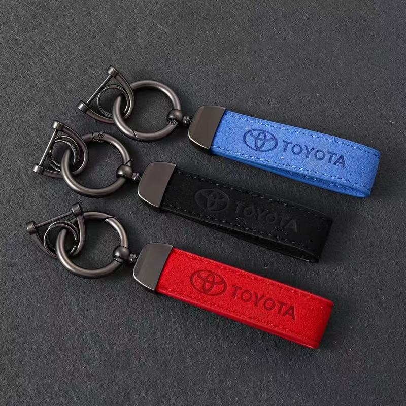 ABU3 Car Keychain Key Chain Rings Metal Leather For Toyota Corolla Crown Camry Avensis Auris RAV4 Yaris Car Accessories