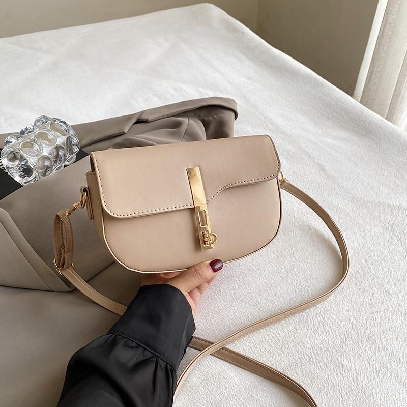 Simple Minimalist Pu Leather Saddle Bag With Stitching Details And Polyester Lining